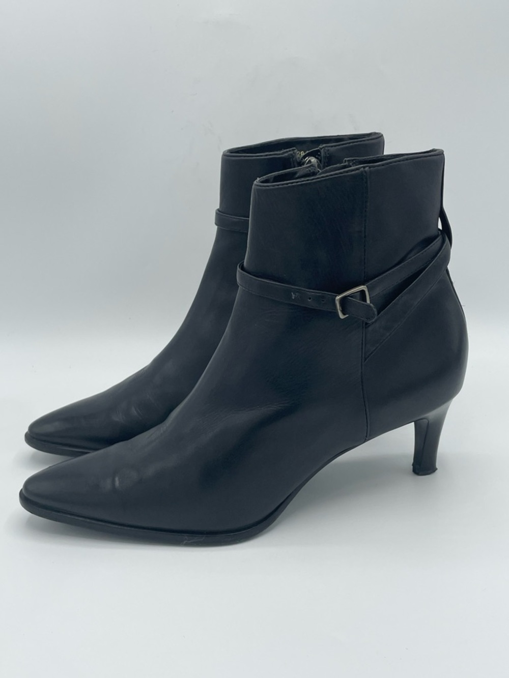 Lauren Ralph Lauren Robynn Classic Black Leather Pointed-Toe Ankle Boots